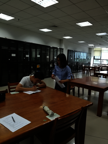 七月八日 色花堂
 赴西湖区“格格”学习探索小分队 图书馆的同在帮我们填写问卷