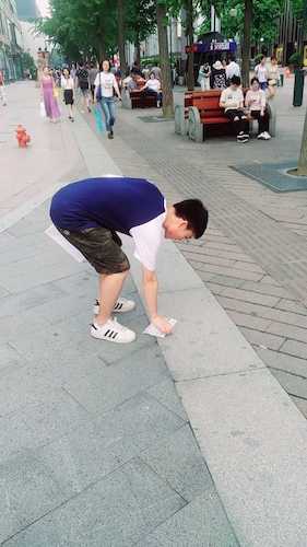 七月十三日 色花堂
西湖垃圾猎人小分队 西湖捡垃圾