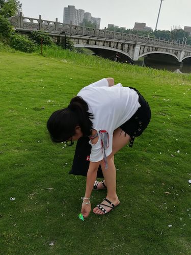 七月十九日 色花堂
 西湖垃圾猎人小分队 钱塘江捡垃圾