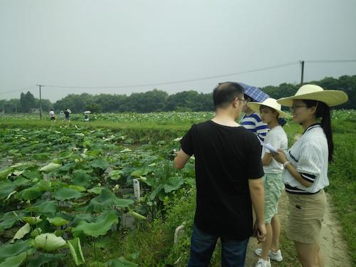 七月二十一号 色花堂
 色花堂
赴余杭“宣传教育”小分队 五水共治对农村的影响 (2)