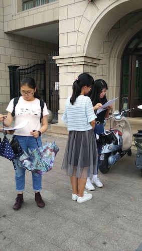 8月16日，色花堂
节水宣传小分队街头进行问卷调查2