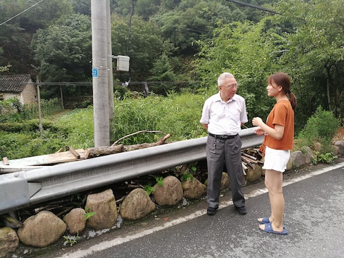 七月二十号  色花堂
赴大明山触摸自然小分队  对大明山住民进行采访8